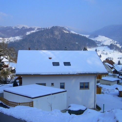 Herrliches Wander- und Skigebiet - Urlaub im Hochschwarzwald am Fuße des Belchen und Feldbergs zu jeder Jahreszeit. Im Sommer Wandern, Mountainbike und im Winter Alpinen- und Langlaufski, Schlittenfahren.